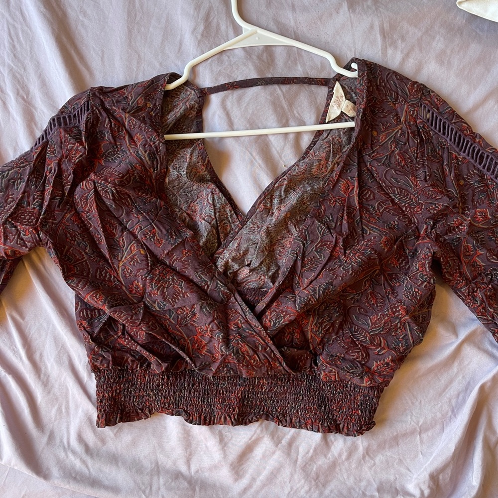 Scrunch at the waist, crop top!